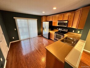 27976 Declaration Dr in Novi, MI - Building Photo - Building Photo