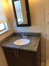 208 Coventry St in Boca Raton, FL - Foto de edificio - Building Photo
