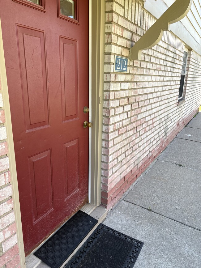212 Princeton Dr, Unit 212