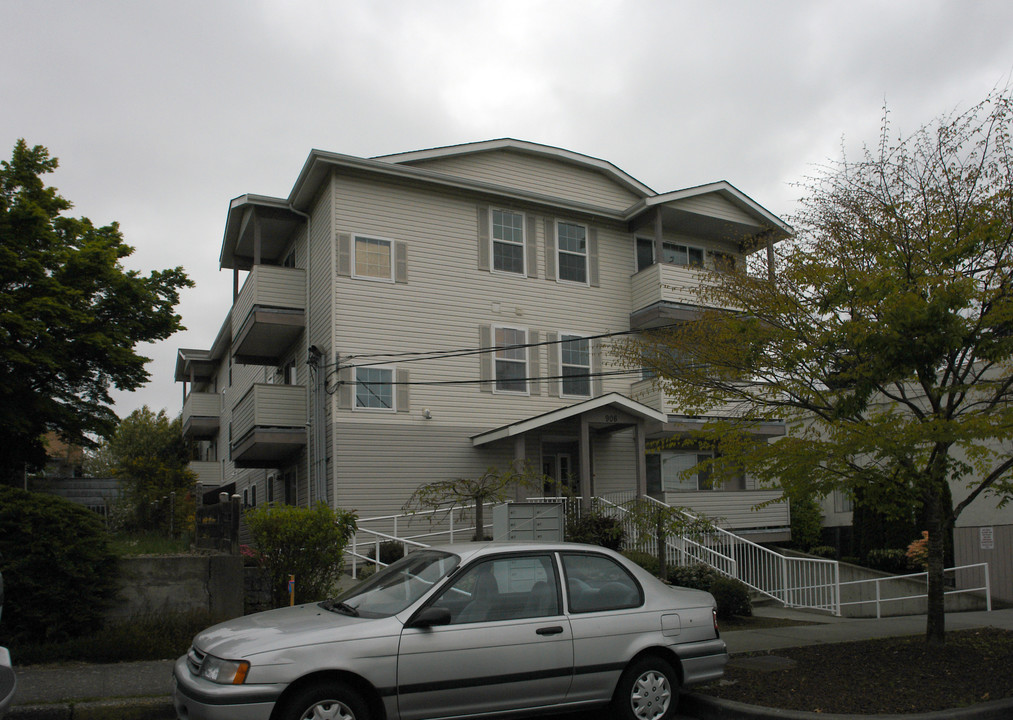 906 N 96th St in Seattle, WA - Foto de edificio