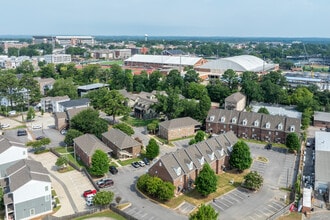 Old Row at Cloverdale in Tuscaloosa, AL - Foto de edificio - Building Photo