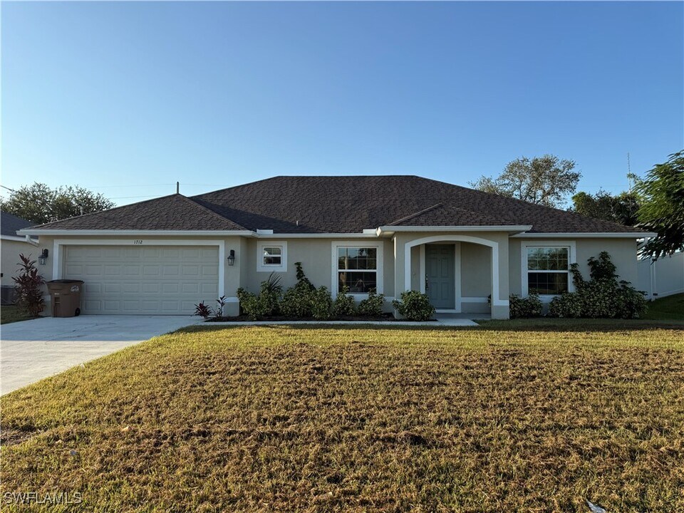 1712 SW 3rd Terrace in Cape Coral, FL - Foto de edificio