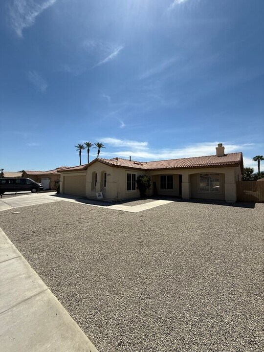 83347 Calypso Cir in Indio, CA - Foto de edificio