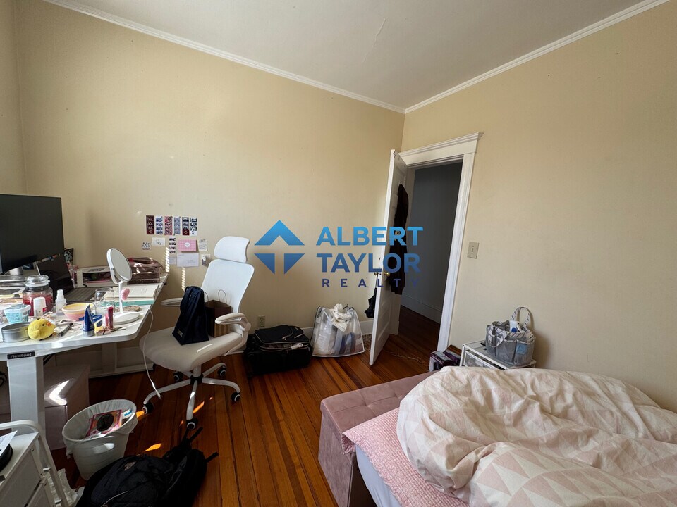 33 Shannon St, Unit 3 in Boston, MA - Building Photo