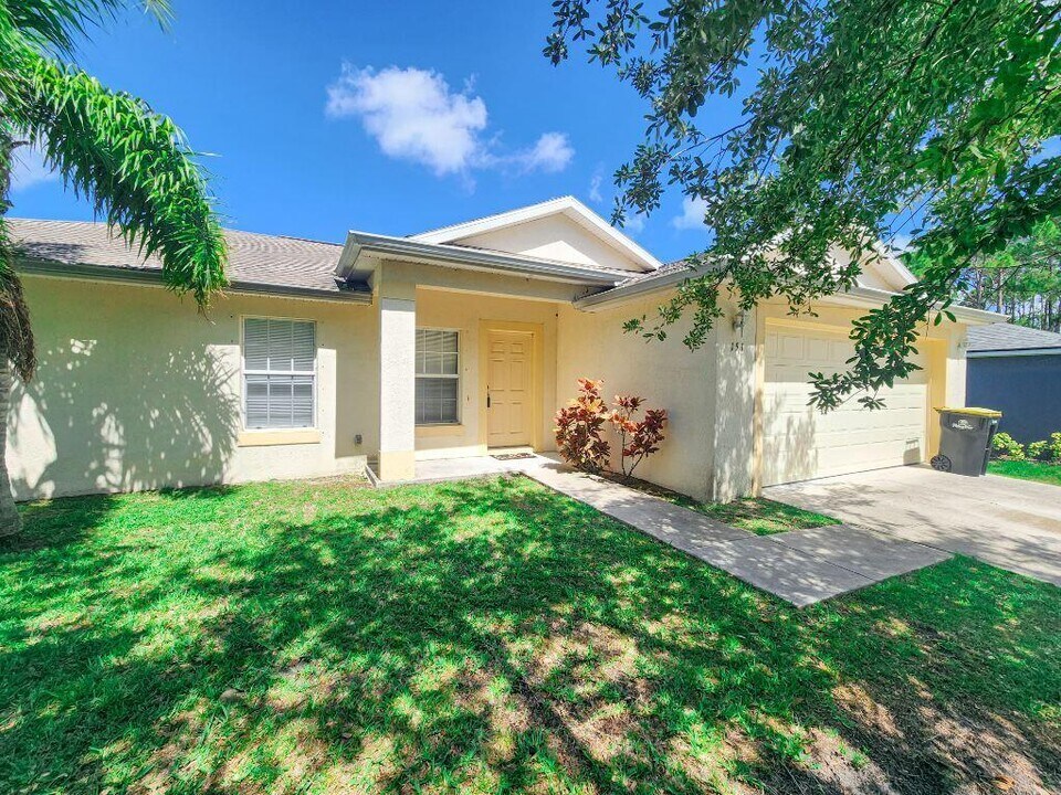 151 Carmelite Ave NW in Palm Bay, FL - Building Photo