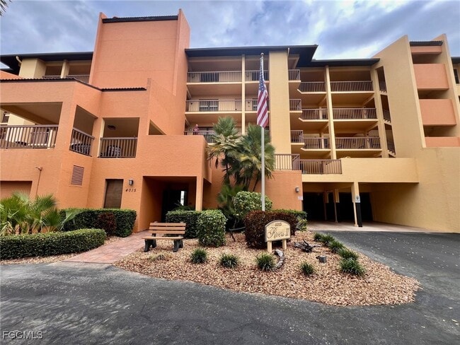 property at 4015 SE 20th Pl