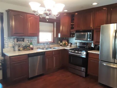 322 Chestnut St in Hawk Point, MO - Foto de edificio