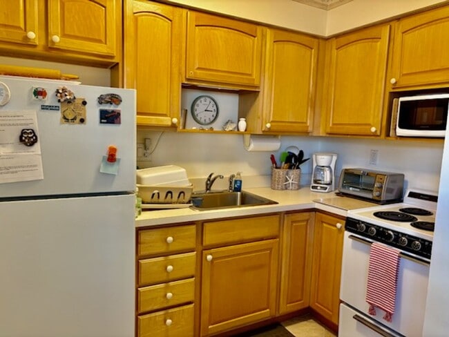 190 N Collier Blvd in Marco Island, FL - Building Photo - Building Photo