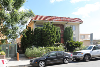 1450 S Centinela Ave in Los Angeles, CA - Building Photo - Building Photo