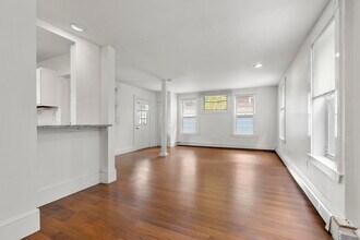 27 Dix St, Unit 1 in Boston, MA - Foto de edificio - Building Photo