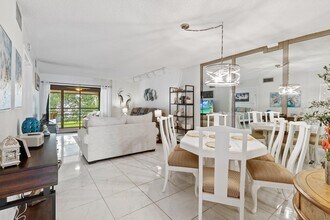 5380 Cedar Lake Dr in Boynton Beach, FL - Building Photo - Building Photo