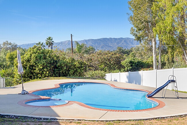 property at 1720 Via Entrada