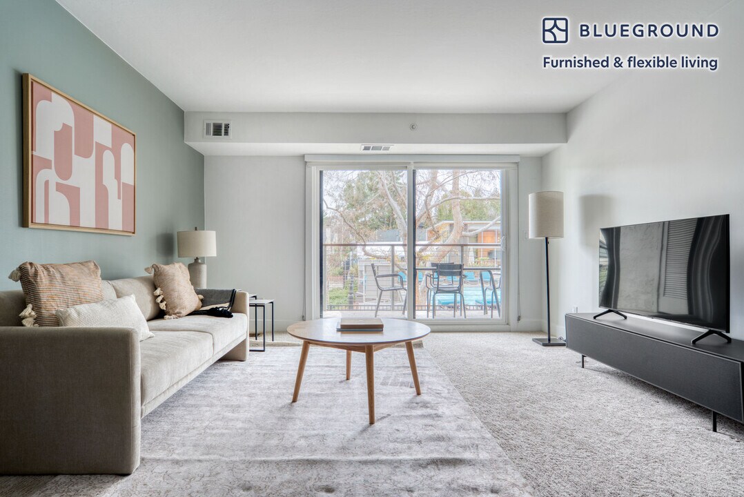 350 Sharon Park Dr in Menlo Park, CA - Building Photo