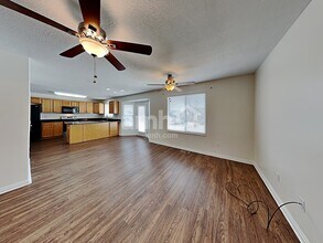 229 Walton Dr in North Salt Lake, UT - Foto de edificio - Building Photo