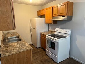 4 Bryant Ln in Hamilton, OH - Building Photo - Building Photo