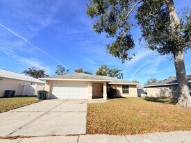4270 Luawana Dr in Sarasota, FL - Building Photo
