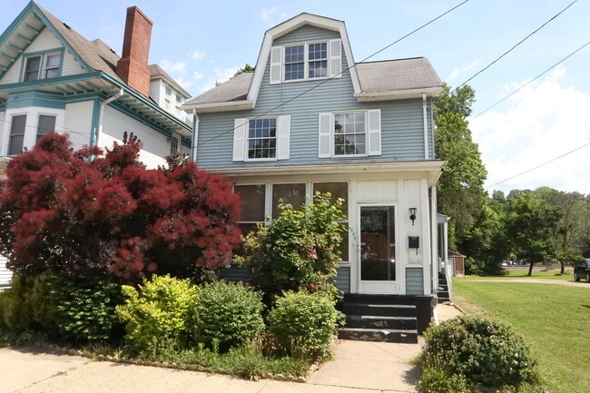 property at 606 2nd St