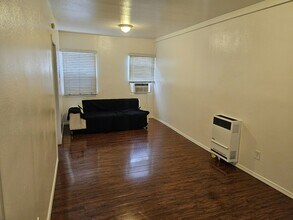 1347 Pleasant Ave, Unit Pleasant in Los Angeles, CA - Building Photo - Building Photo