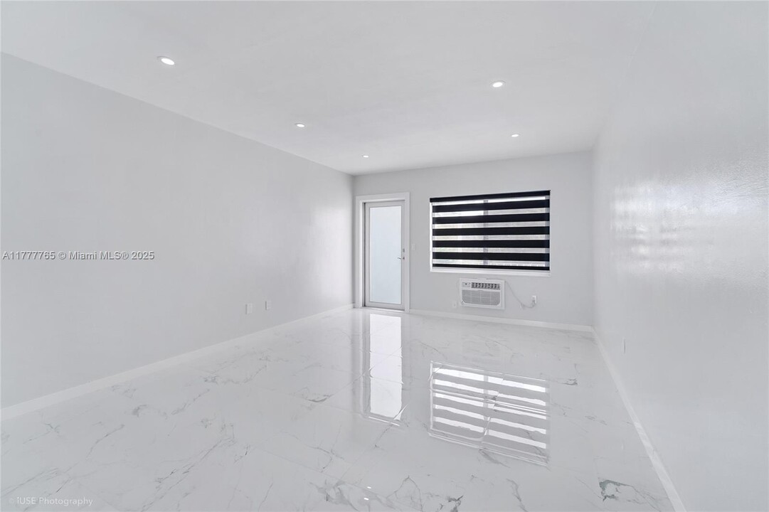 641 Española Wy in Miami Beach, FL - Building Photo