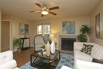 Sugar Creek Apartments in Grand Prairie, TX - Building Photo - Interior Photo