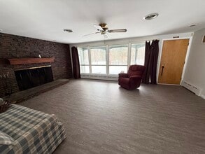 1090 Pleasant St in Paxton, MA - Building Photo - Building Photo