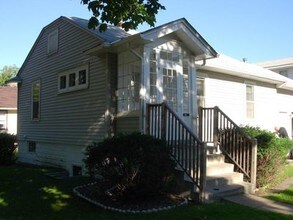 931 18th Ave SE in Minneapolis, MN - Building Photo - Building Photo