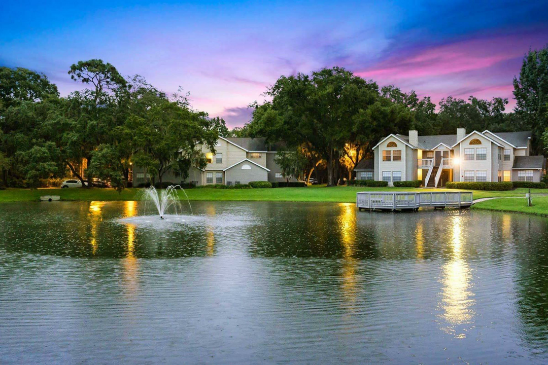 Creekbridge Crossing in Brandon, FL - Building Photo