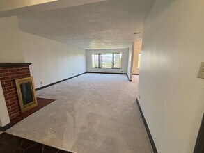 1320 El Curtola Blvd in Lafayette, CA - Building Photo - Building Photo
