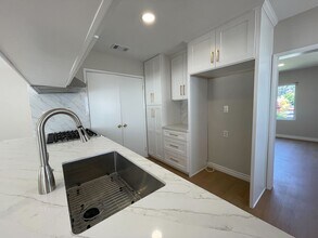 2967 Dove St in San Diego, CA - Building Photo - Building Photo