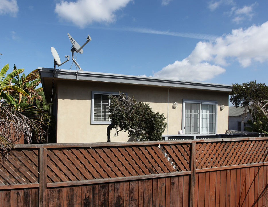 4370-4376 Mentone St in San Diego, CA - Building Photo