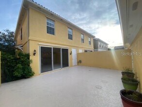 8561 Insular Ln in Orlando, FL - Building Photo - Building Photo