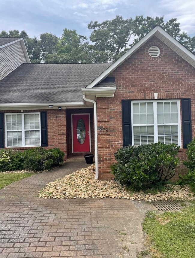 property at 279 N Oak Ave