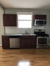 215 English St in New Haven, CT - Building Photo - Building Photo