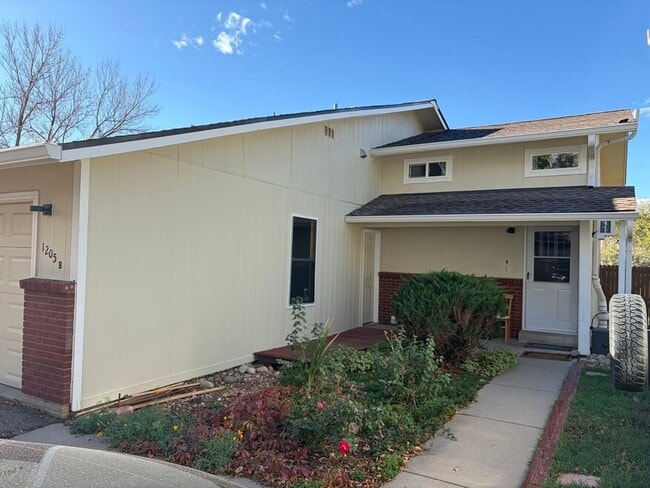 property at 1205 W Centaur Cir