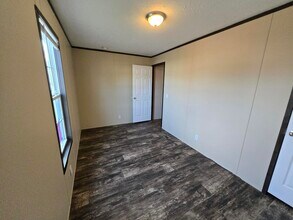 5973 Frederick St in Romulus, MI - Building Photo - Building Photo