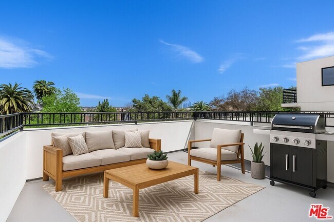 property at 571 Mariposa Ave