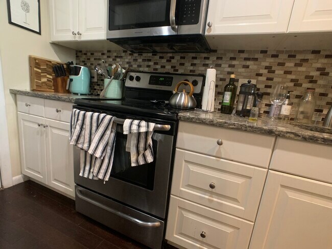 804 Centre St, Unit 8 in Boston, MA - Building Photo - Building Photo