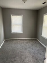 321 E 80th St in Kansas City, MO - Building Photo - Building Photo