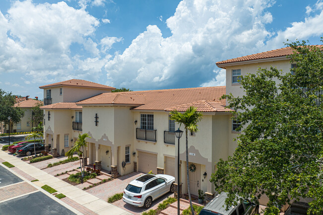 Village At Swinton Square Condominium in Delray Beach, FL - Building Photo - Building Photo