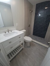 1905 E Louisiana Ave, Unit Mother-in-Law in Tampa, FL - Foto de edificio - Building Photo