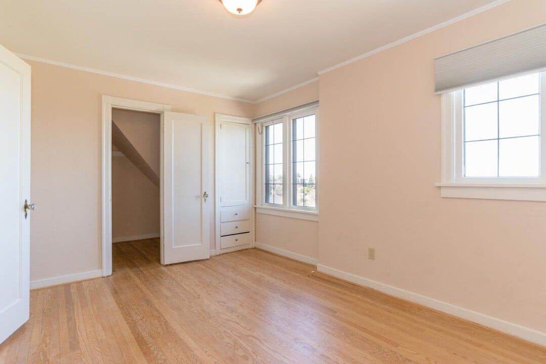 721 W Florentia Pl in Seattle, WA - Building Photo