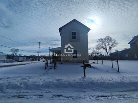 1001 W 1st St in Muncie, IN - Building Photo