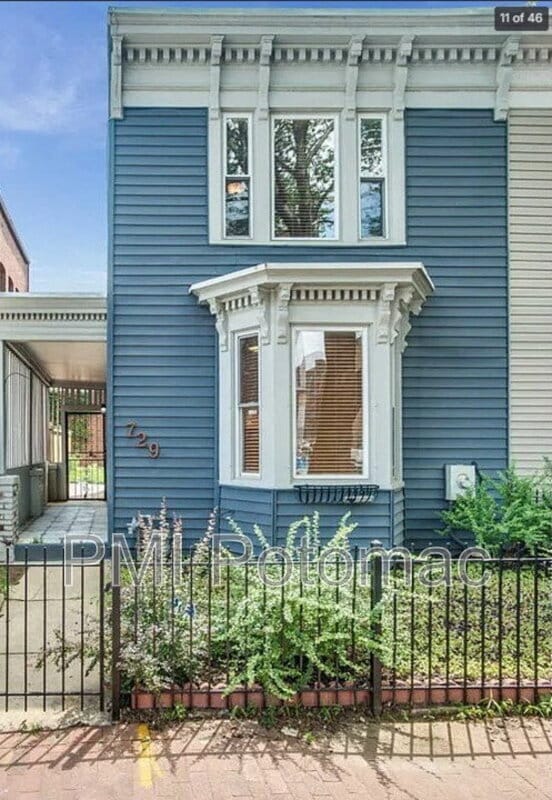 property at 729 10th St NE