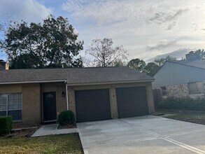 15814 Havenhurst Dr in Houston, TX - Building Photo - Building Photo