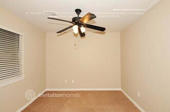 2402 Stansbury Ct in Henderson, NV - Foto de edificio - Building Photo