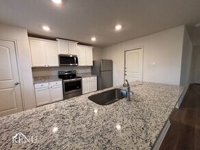 133 Stratton Ln in Jarrell, TX - Building Photo - Building Photo