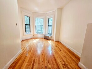 49 Dwight St, Unit 3 in Boston, MA - Foto de edificio - Building Photo