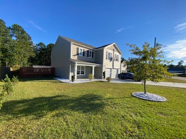 409 High Ridge Ct in Sneads Ferry, NC - Building Photo - Building Photo