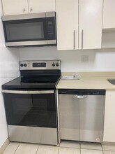 2450 NE 135th St, Unit 811 in North Miami, FL - Building Photo - Building Photo