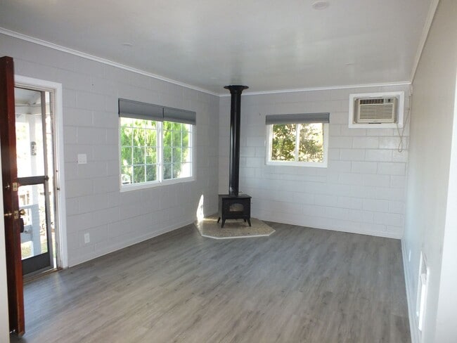 1011 Pardi Way in Placerville, CA - Building Photo - Building Photo